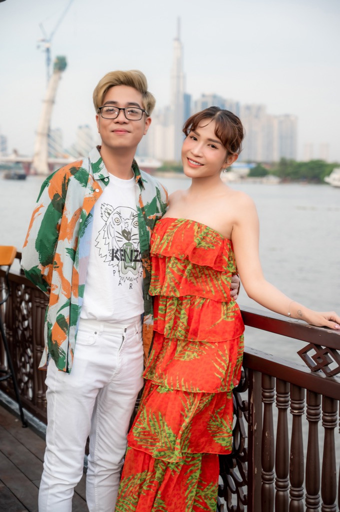 Khả Như “bức xúc” vì bị bắt làm “chuột bạch”, thân thiết với Bùi Anh Tuấn trên du thuyền ảnh 3