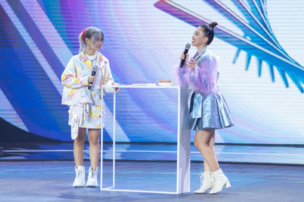 TLinh giao lưu cùng MC Tuyền Tăng Jack lần đầu diễn live hit “Hoa Hải Đường”, tặng fan thêm ca khúc mới tự sáng tác ảnh 3