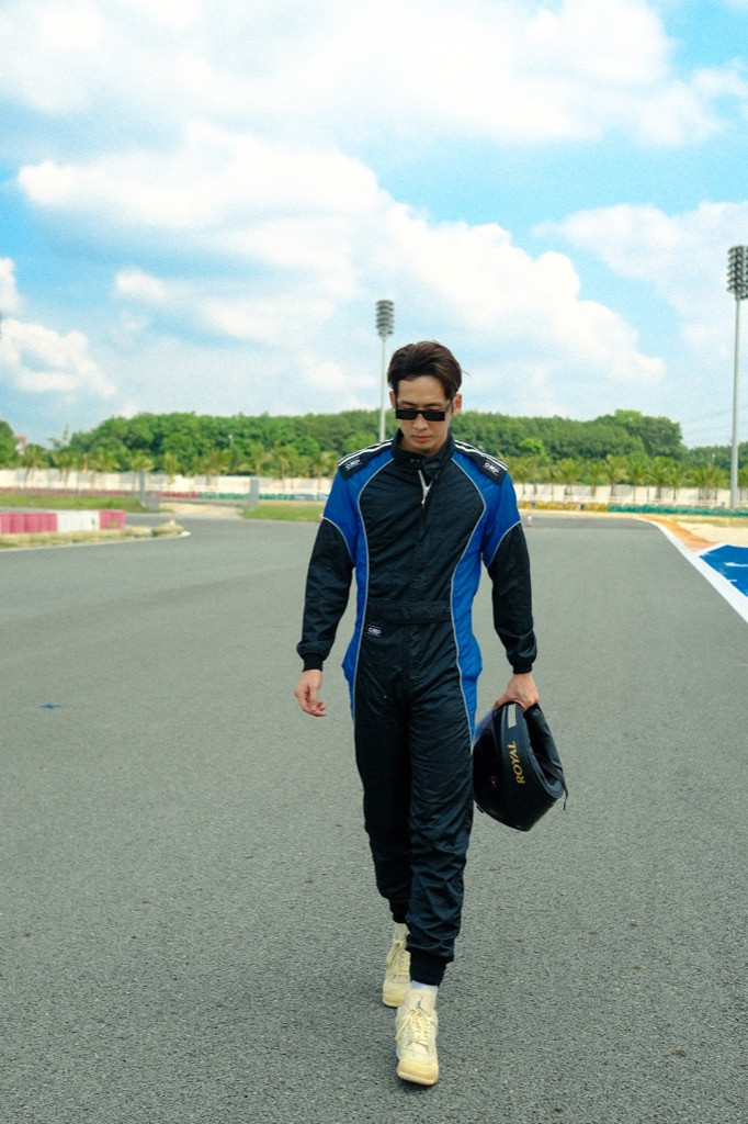 Tuấn Trần “cool ngầu” khi lần đầu thử sức với bộ môn đua xe thể thức mạo hiểm ảnh 2