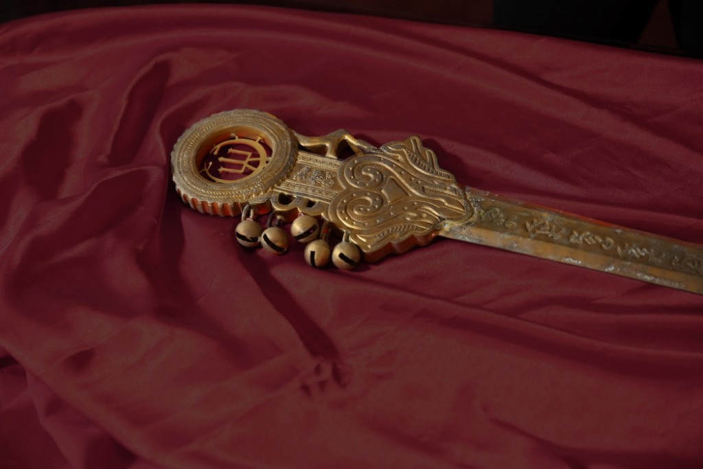 Trương Ngọc Ánh đăng tin "tìm chồng", giới thiệu binh khí của dự án “Trưng Vương“ ảnh 4