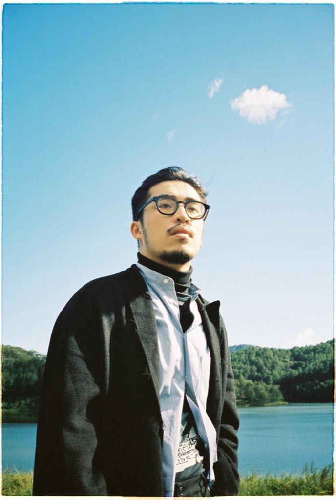 Ngưng tiếc nuối những điều tốt đẹp từ quá khứ, cùng Vũ. “Bước Qua Mùa Cô Đơn” ảnh 1