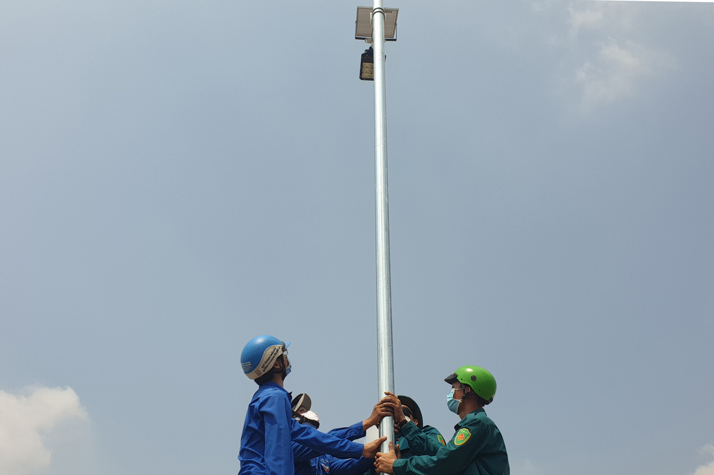 Thanh niên Tây Ninh thắp sáng 23 km đường tuần tra biên giới ảnh 2