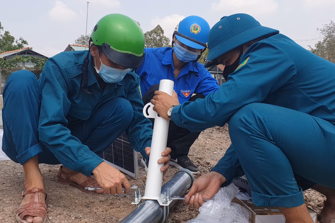 Thanh niên Tây Ninh thắp sáng 23 km đường tuần tra biên giới ảnh 3