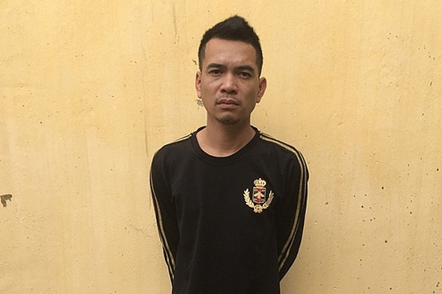 Khởi tố đối tượng đấm vào mặt cảnh sát, hất rơi máy đo nồng độ cồn ảnh 1