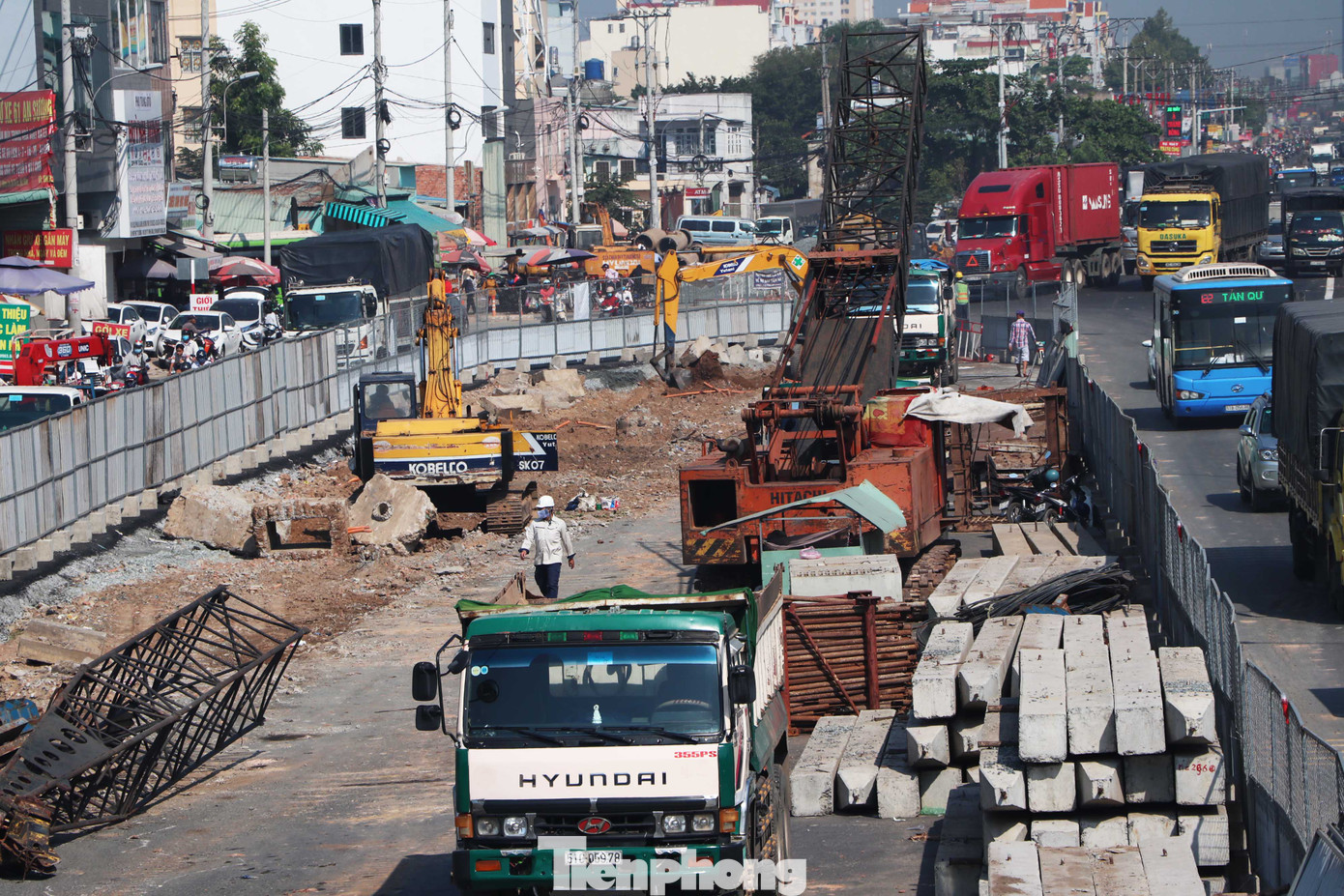 Cận cảnh nút giao thông 3 tầng giải tỏa kẹt xe cửa ngõ Sài Gòn sắp hoàn thành ảnh 3