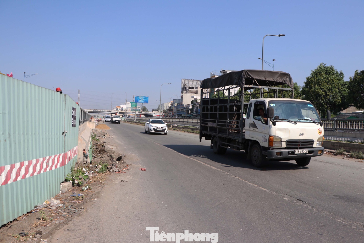 Cận cảnh nút giao thông 3 tầng giải tỏa kẹt xe cửa ngõ Sài Gòn sắp hoàn thành ảnh 9