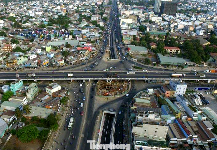 Cận cảnh nút giao thông 3 tầng giải tỏa kẹt xe cửa ngõ Sài Gòn sắp hoàn thành ảnh 10