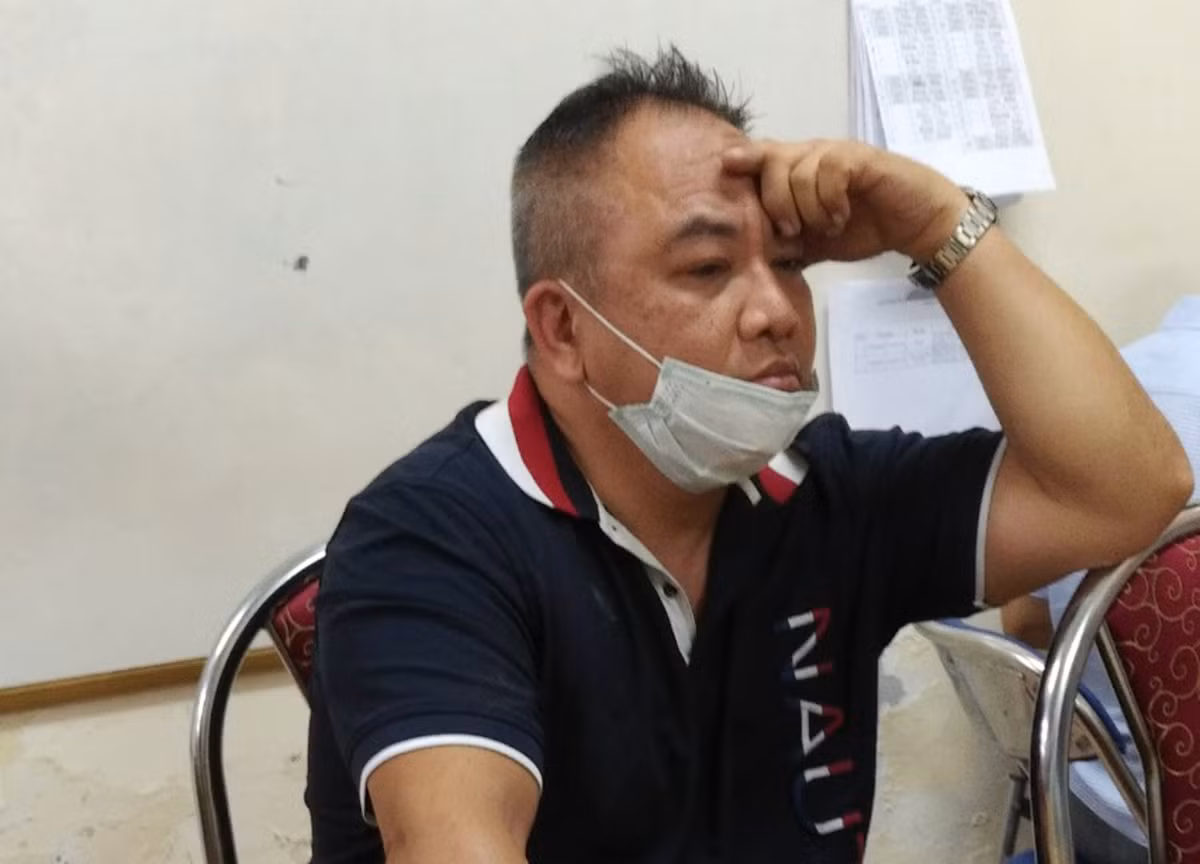 Bắt nhóm nhập lậu hàng trăm máy tính, điện thoại từ Mỹ về Việt Nam ảnh 1
