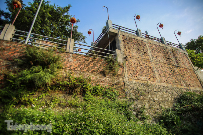 Công trình sạt lở nghiêm trọng, di tích lịch sử buộc phải đóng cửa ảnh 12