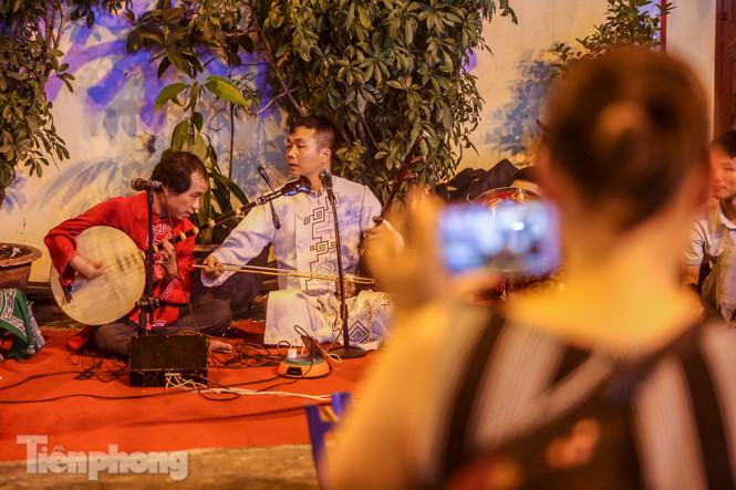 'Phố không ngủ' nhộn nhịp trở lại sau 'kỳ nghỉ COVID-19' ảnh 14