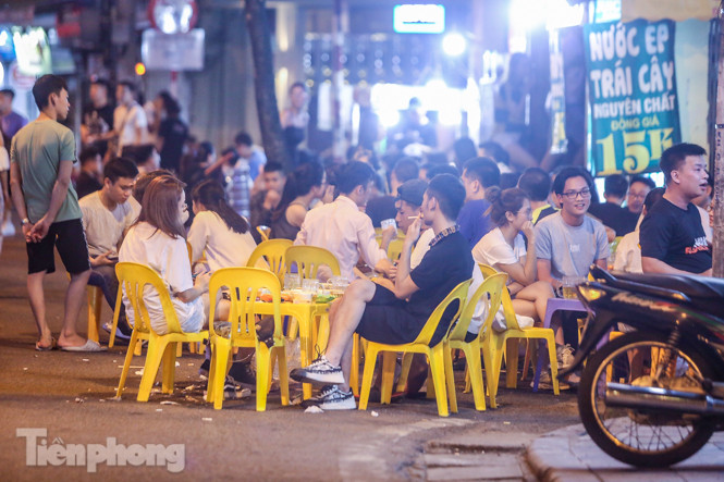 'Phố không ngủ' nhộn nhịp trở lại sau 'kỳ nghỉ COVID-19' ảnh 13