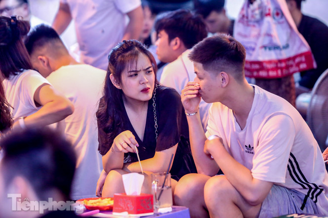 'Phố không ngủ' nhộn nhịp trở lại sau 'kỳ nghỉ COVID-19' ảnh 7