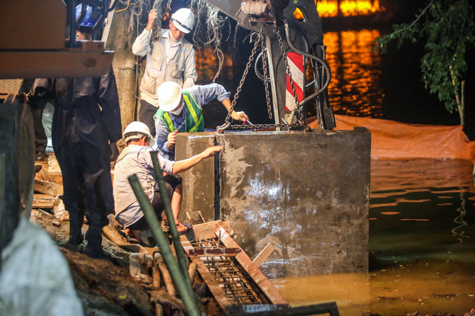 Dùng 'bê tông trường tồn', bờ hồ Hoàn Kiếm vẫn cong mềm mại ảnh 11