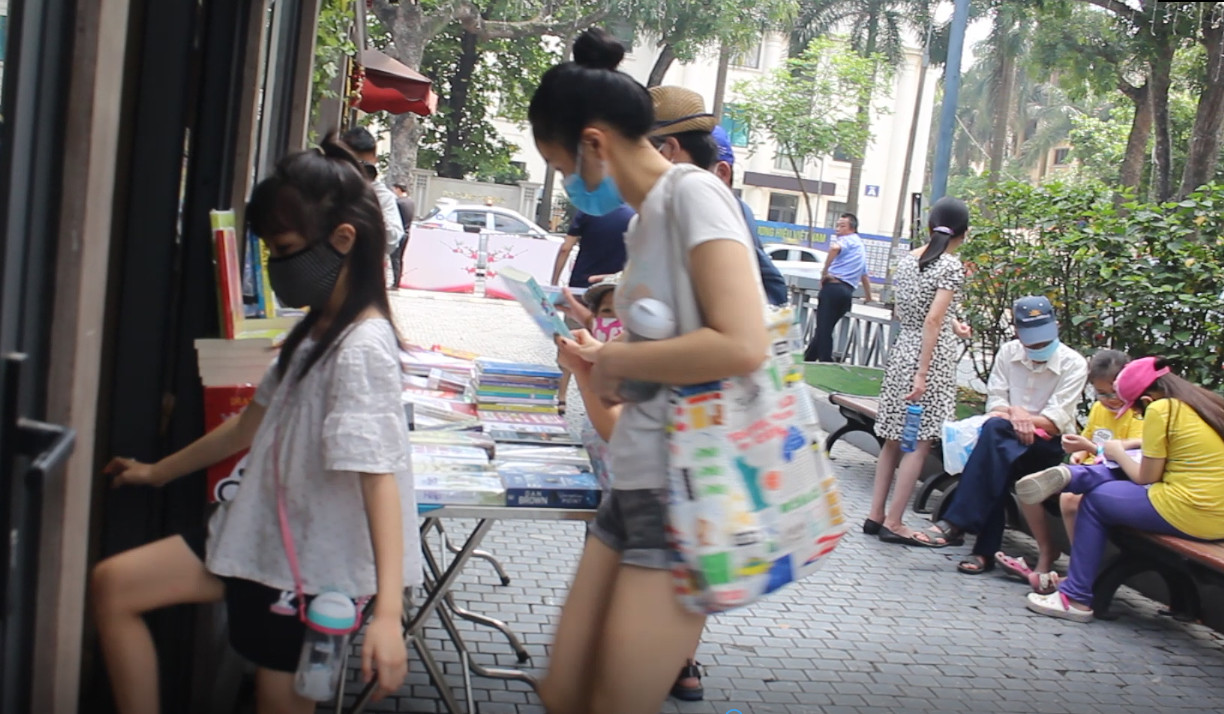 Phố Sách Hà Nội mở cửa đón khách trở lại ảnh 8