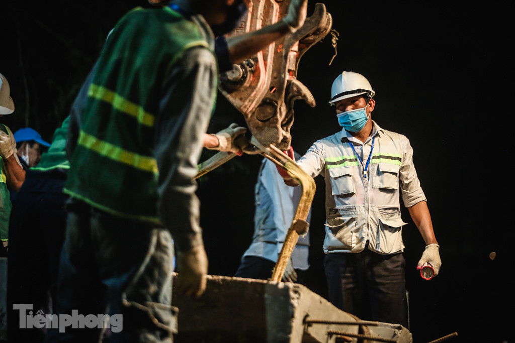 Lặng lẽ mưu sinh giữa chợ, ven hồ trong kỳ nghỉ lễ ảnh 7