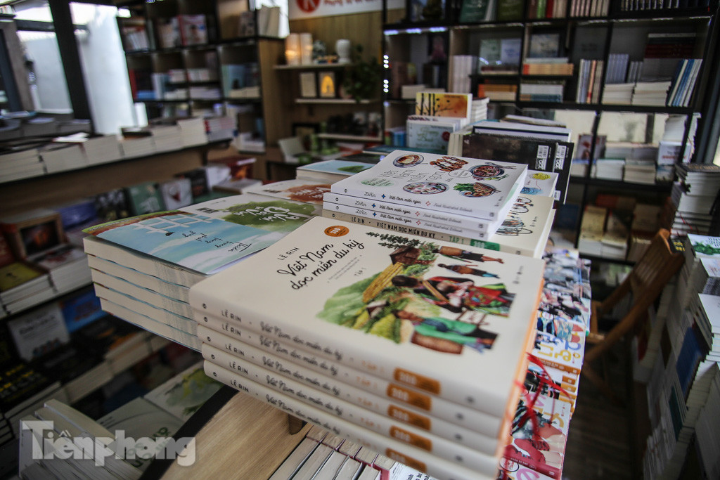 Phố Sách Hà Nội mở cửa đón khách trở lại ảnh 4