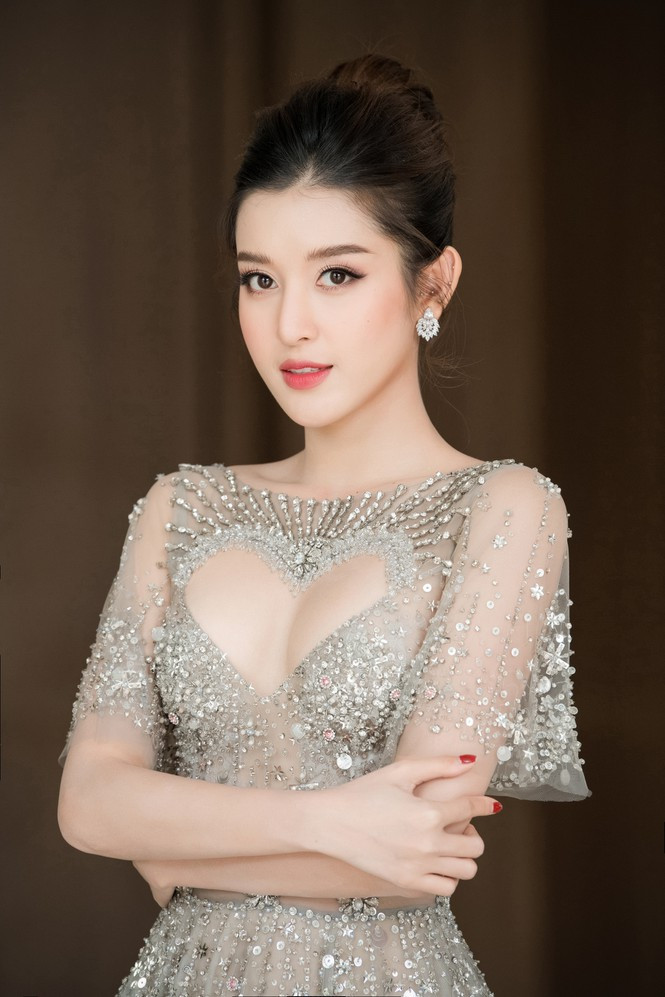 Tạm biệt 2020 nhiều biến cố, dàn Hoa - Á hậu dự định ‘tăng tốc’ trong năm mới 2021 ảnh 11