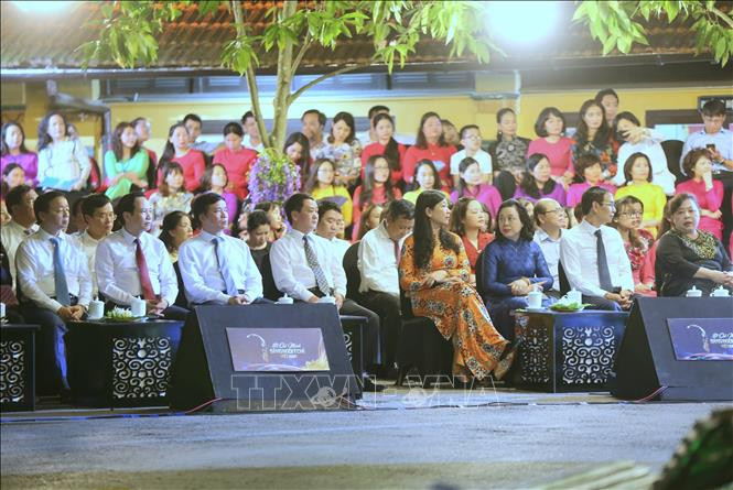 Lãnh đạo Đảng, Nhà nước dự cầu truyền hình 'Hồ Chí Minh - Sáng ngời ý chí Việt Nam' ảnh 3