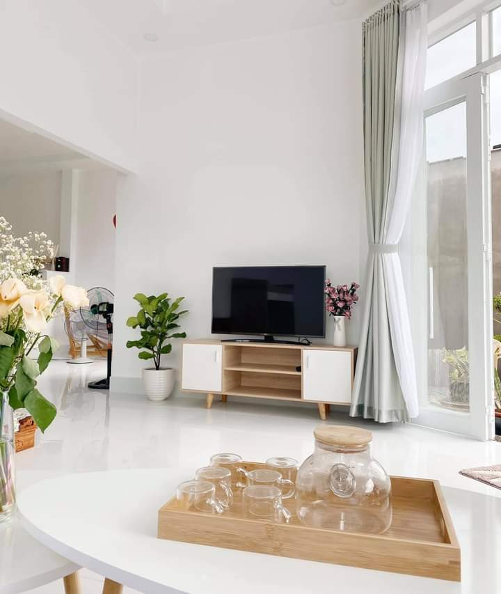 Ngôi nhà màu trắng tuyệt đẹp cô gái 25 tuổi xây tặng cha mẹ ảnh 7