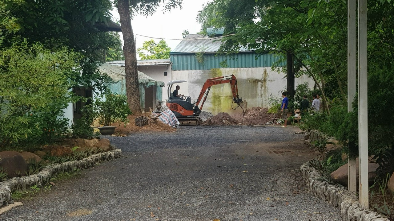 Dự án khu du lịch bị thu hồi, chủ đầu tư xây loạt công trình trái phép 'cố thủ' ảnh 3