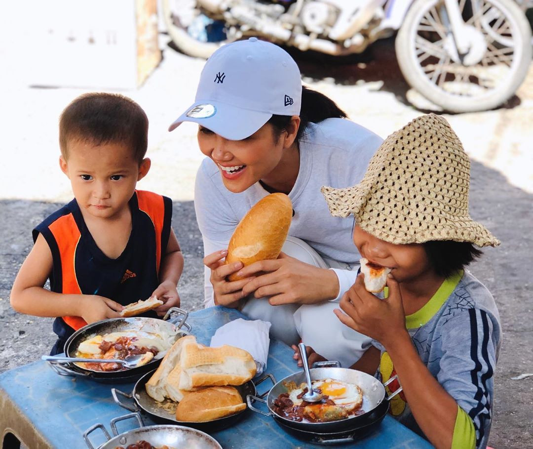 Khánh Vân hé lộ tạo hình độc với áo dài, fans khuyên nên mang tới Miss Universe ảnh 8