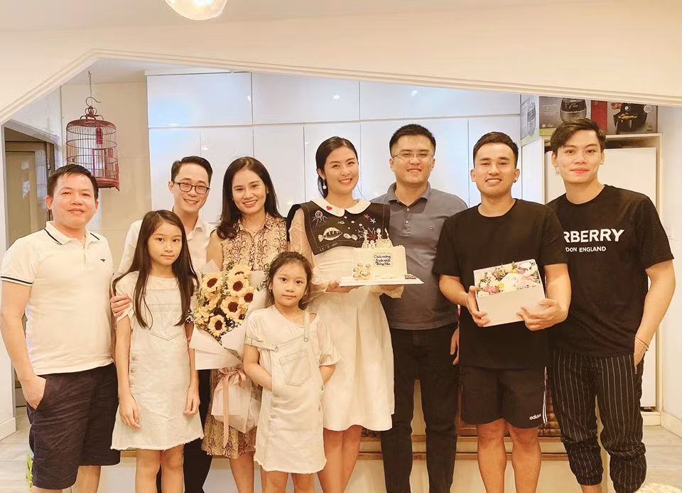 Vừa hoãn cưới vì Covid-19, Ngọc Hân tổ chức sinh nhật giản dị bên bạn trai ảnh 3