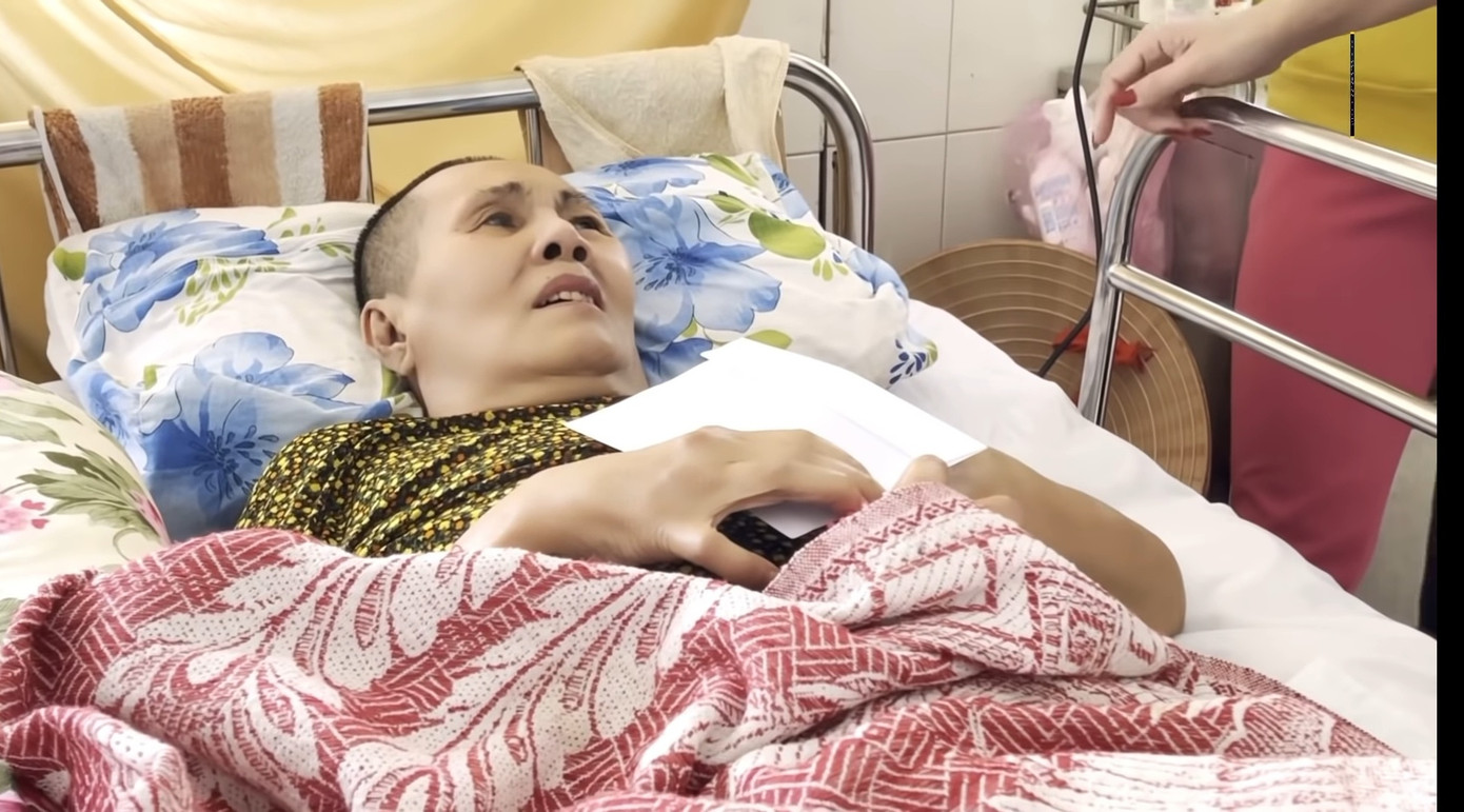 Nghệ sĩ Hoàng Lan ngậm ngùi nói việc không có người thân đến thăm mặc dù họ ở gần ảnh 3