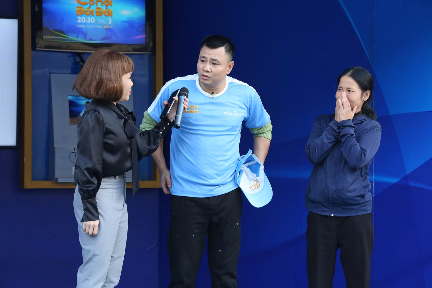 Tự Long ‘chạy như tên bắn’ dù chấn thương dây chằng để mang tiền thưởng cho người nghèo ảnh 2