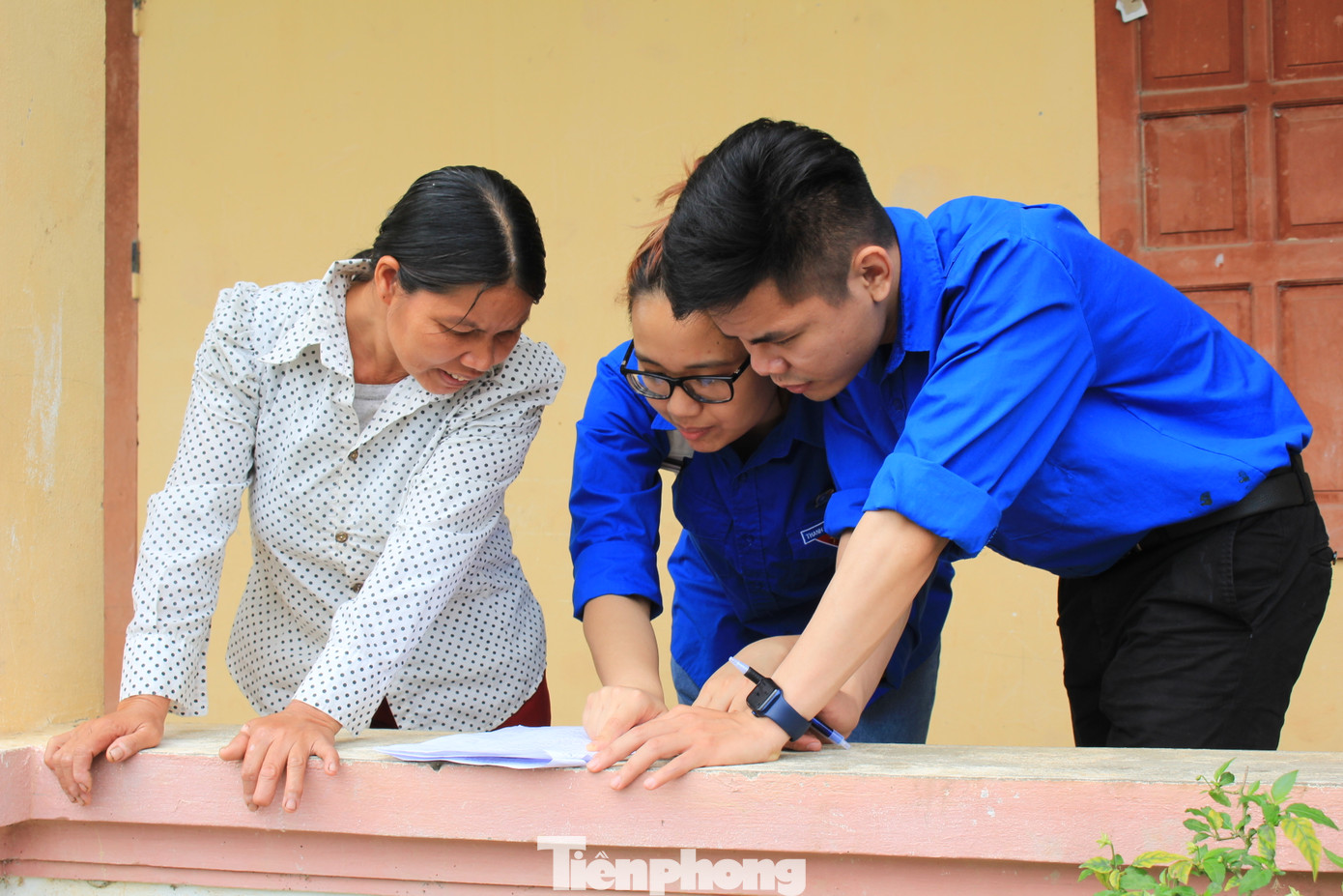 Người nghèo Tuyên Quang xúc động nhận quà của đoàn tình nguyện Trung ương Đoàn ảnh 20