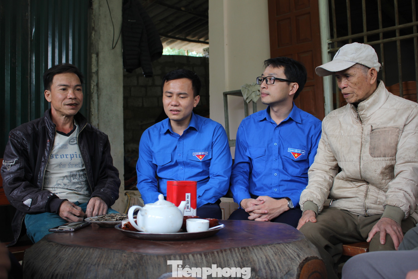 Người nghèo Tuyên Quang xúc động nhận quà của đoàn tình nguyện Trung ương Đoàn ảnh 14