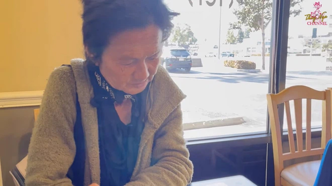 Ca sĩ Kim Ngân lang thang tại Mỹ: Lần đầu kể về cuộc sống ngủ gara, xin ăn từng bữa ảnh 2