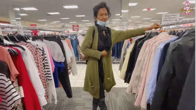 Ca sĩ Kim Ngân sống lang thang tại Mỹ: Body vẫn rất đẹp khiến Thúy Nga phải trầm trồ ảnh 1