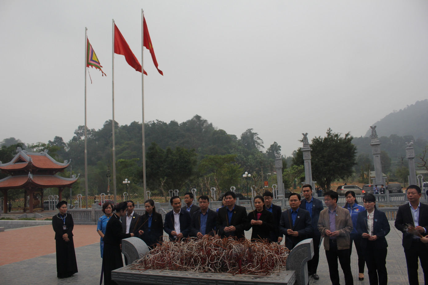 Xúc động lễ khánh thành bia di tích Trung ương Đoàn ảnh 9