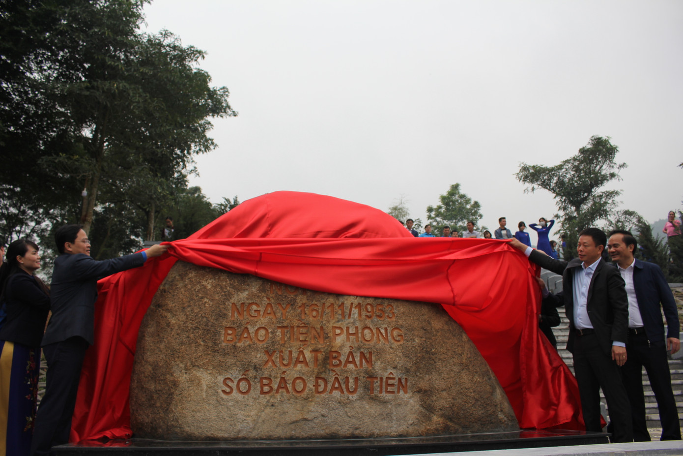 Xúc động lễ khánh thành bia di tích Trung ương Đoàn ảnh 13