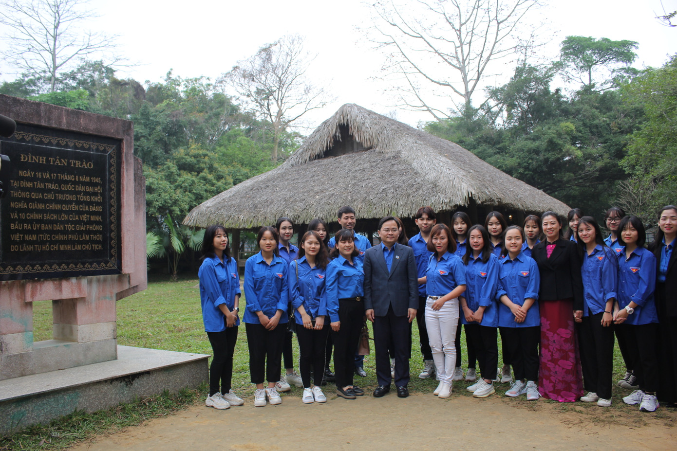 Xúc động lễ khánh thành bia di tích Trung ương Đoàn ảnh 7