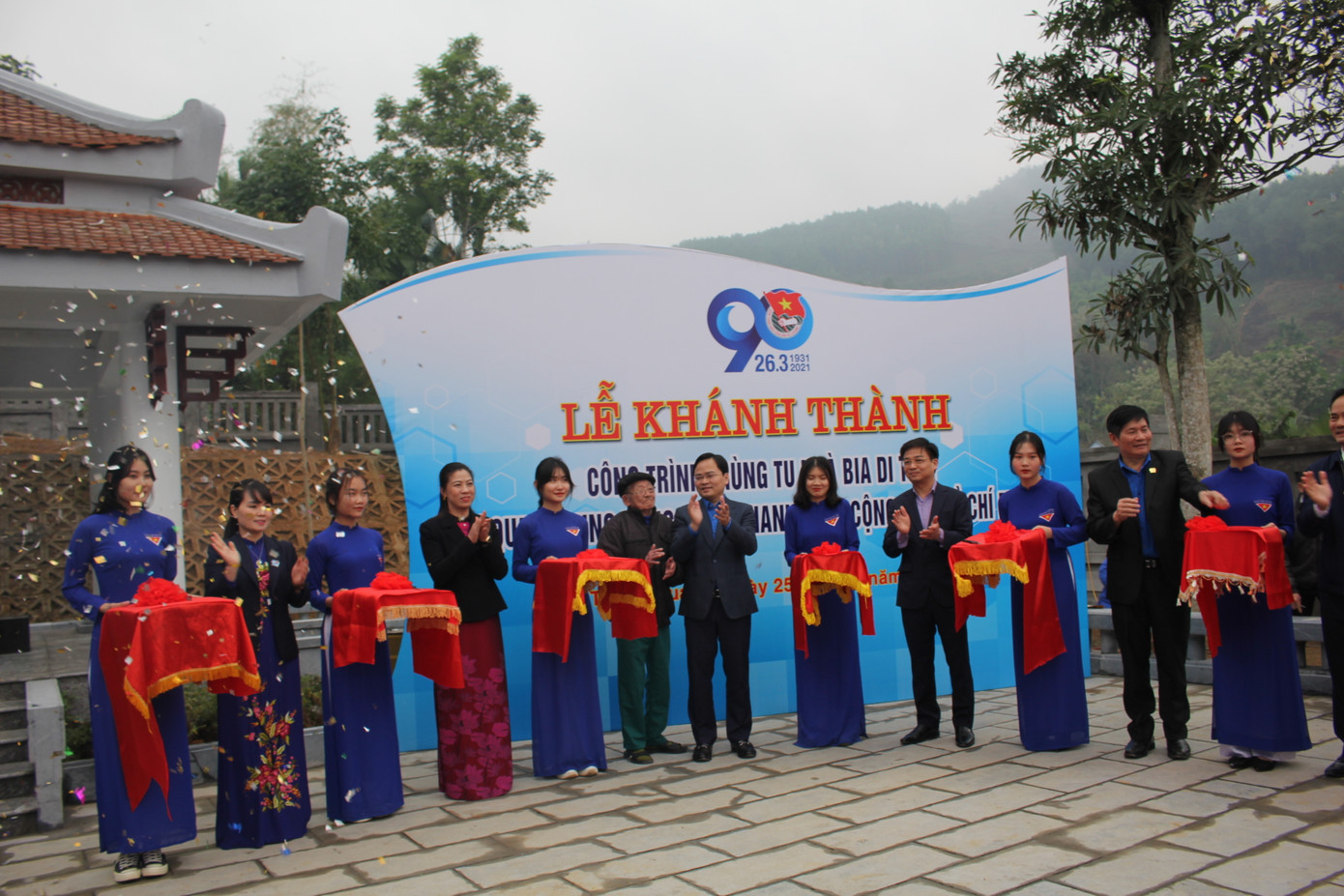 Xúc động lễ khánh thành bia di tích Trung ương Đoàn ảnh 12