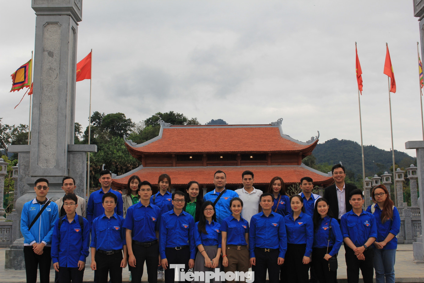 Người nghèo Tuyên Quang xúc động nhận quà của đoàn tình nguyện Trung ương Đoàn ảnh 19