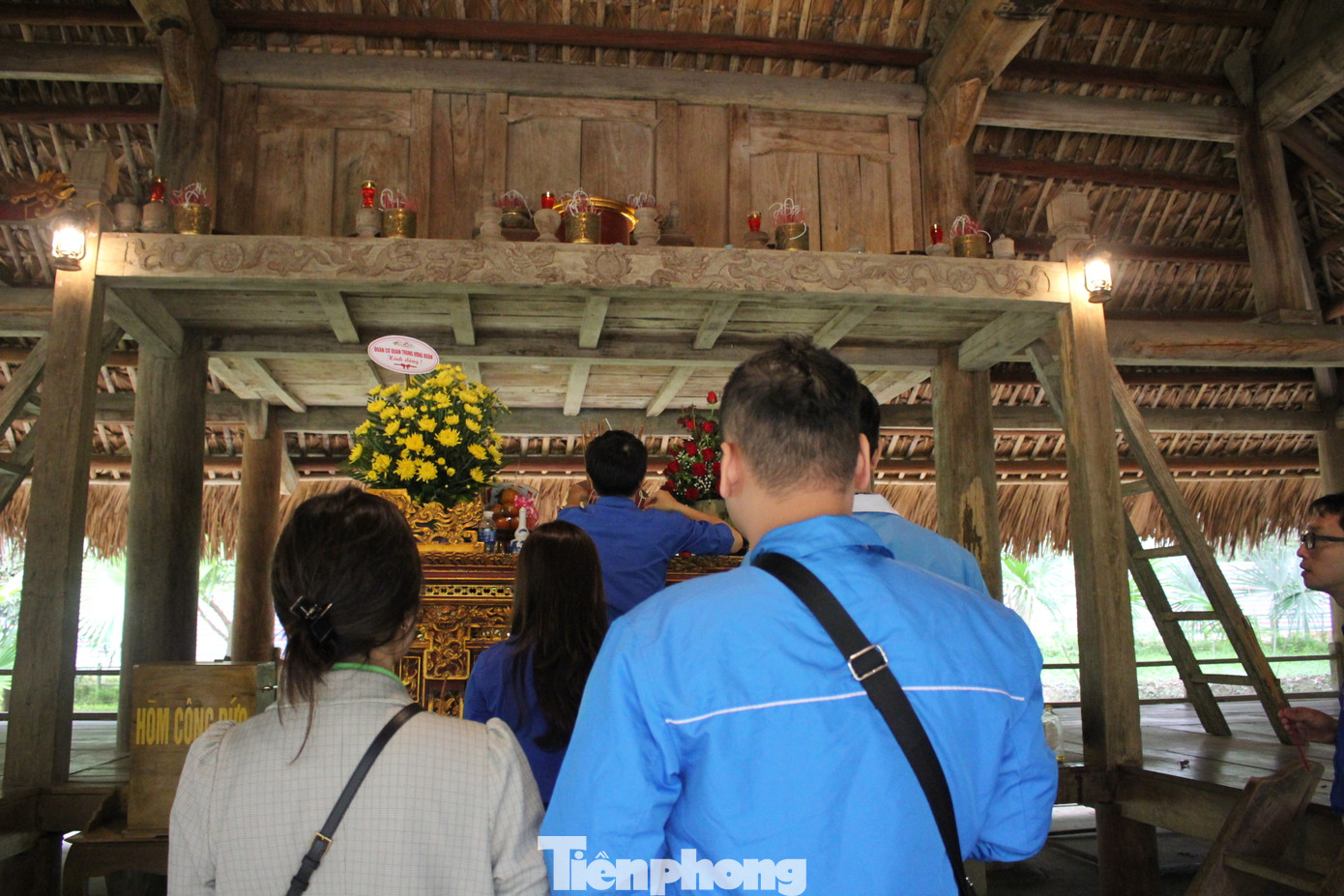 Người nghèo Tuyên Quang xúc động nhận quà của đoàn tình nguyện Trung ương Đoàn ảnh 18