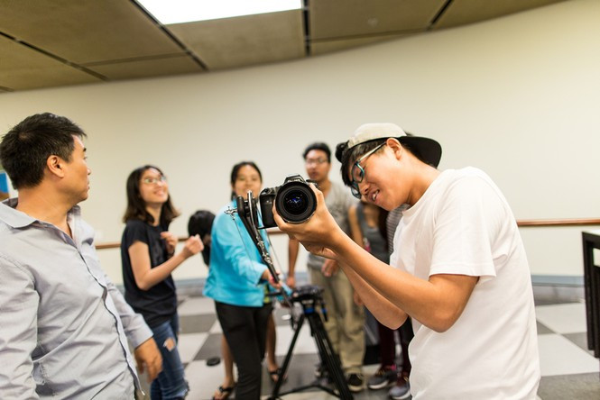 Đạo diễn Nguyễn Quang Dũng và diễn viên Hồng Ánh ngồi ‘ghế nóng’ cuộc thi làm phim dành cho teen ảnh 1