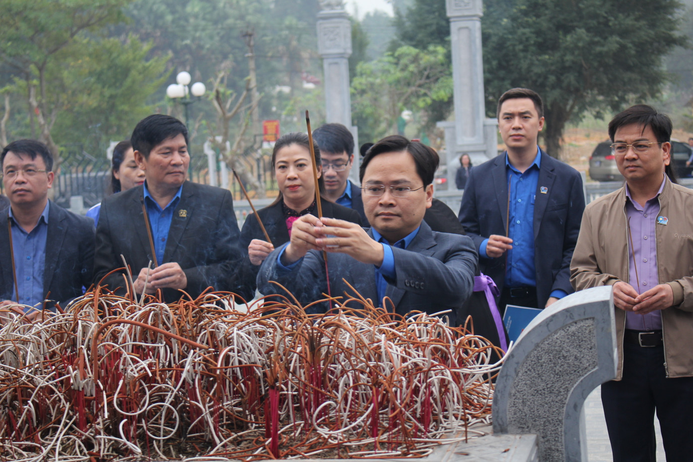 Xúc động lễ khánh thành bia di tích Trung ương Đoàn ảnh 10