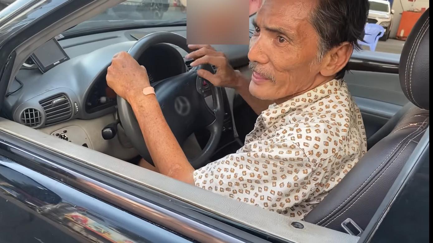 Thương Tín tập lái xe ô tô sau khi được tặng ảnh 1