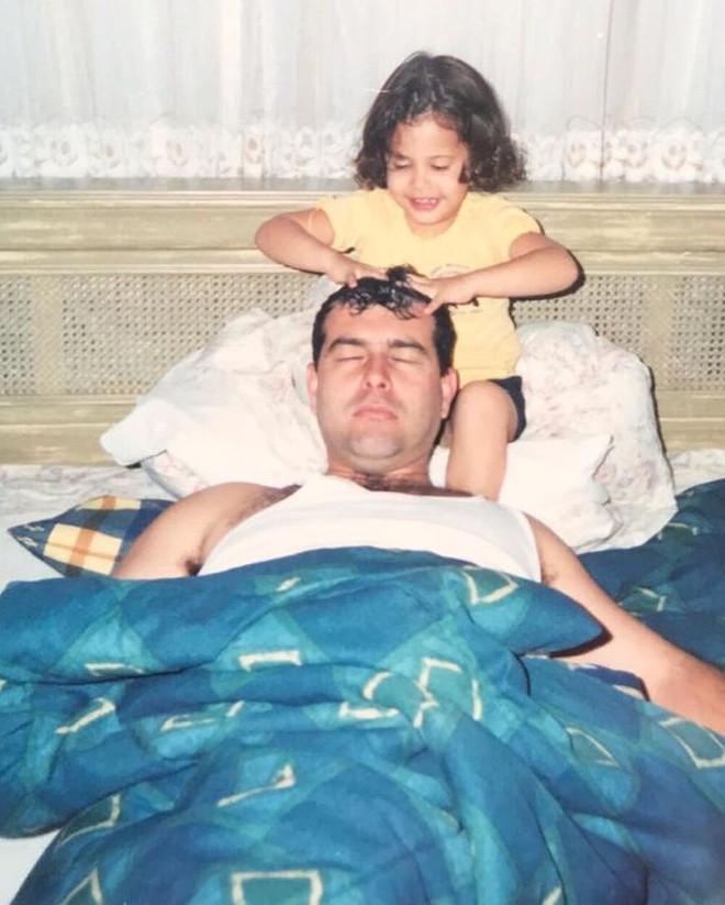 Hoa hậu Quốc tế 2018 phải livestream để quyên tiền chữa bệnh cho cha bị mắc COVID-19 ảnh 2