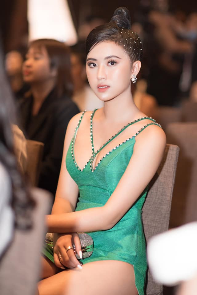 Người đẹp Thể thao Phù Bảo Nghi diện váy xẻ táo bạo, đọ sắc đàn chị Ngọc Hân-Thuỳ Dung ảnh 4