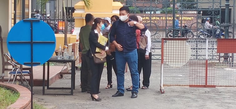 Clip cảnh sát dẫn giải cựu Phó Chánh án TAND quận 4 Nguyễn Hải Nam hầu tòa ảnh 1