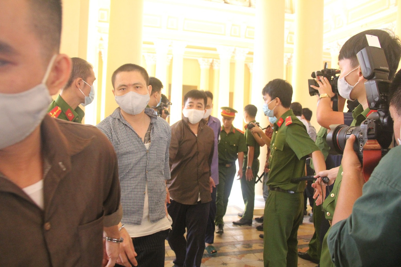 An ninh thắt chặt phiên xử 19 đồng phạm của Tuấn 'khỉ' ảnh 3