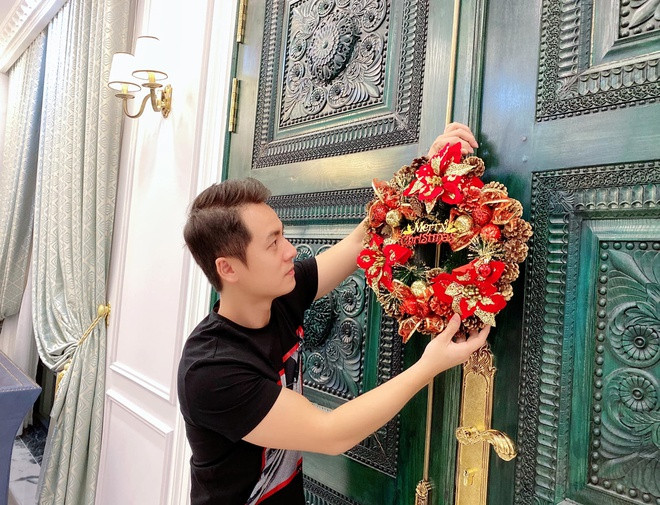 Ngất ngây ngắm loạt biệt thự của sao Việt lộng lẫy đón Giáng Sinh ảnh 12