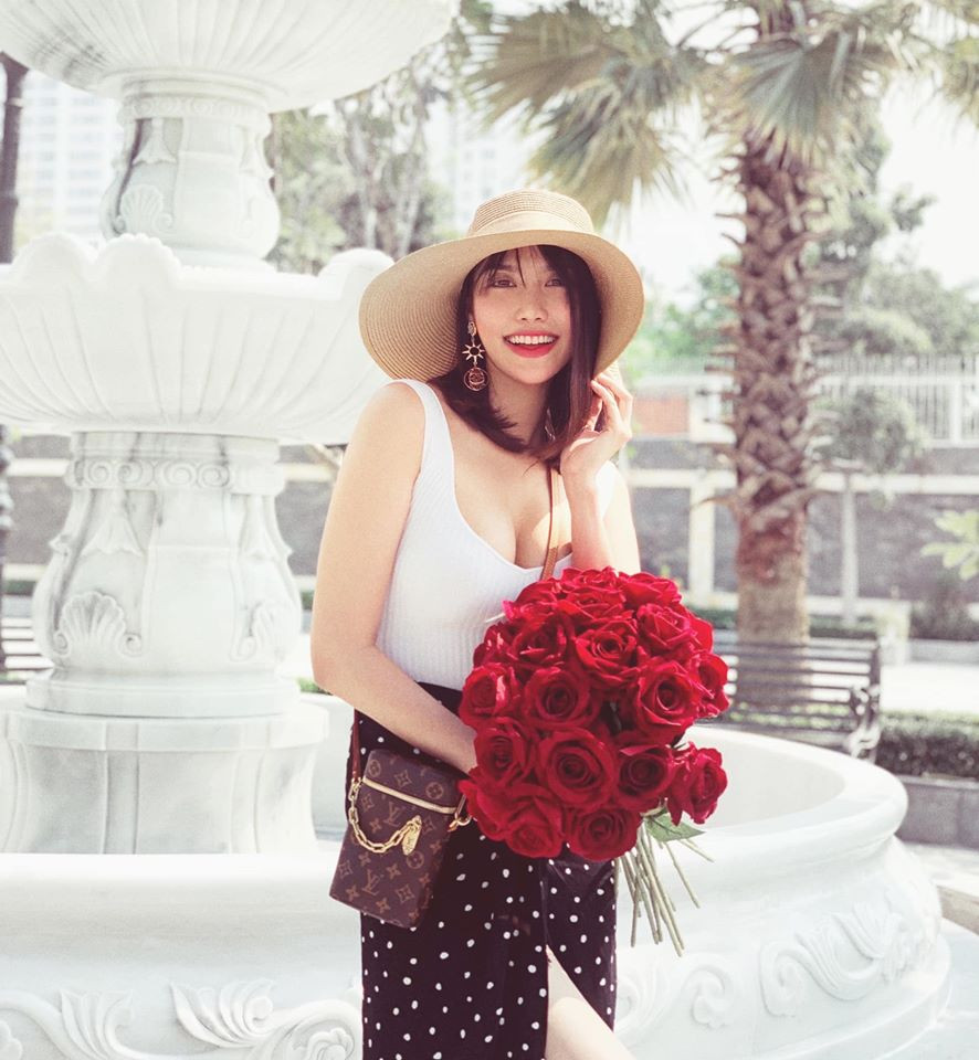 Những Hoa hậu, Á hậu nhanh chóng lấy lại vóc dáng gợi cảm sau sinh năm 2019 ảnh 10