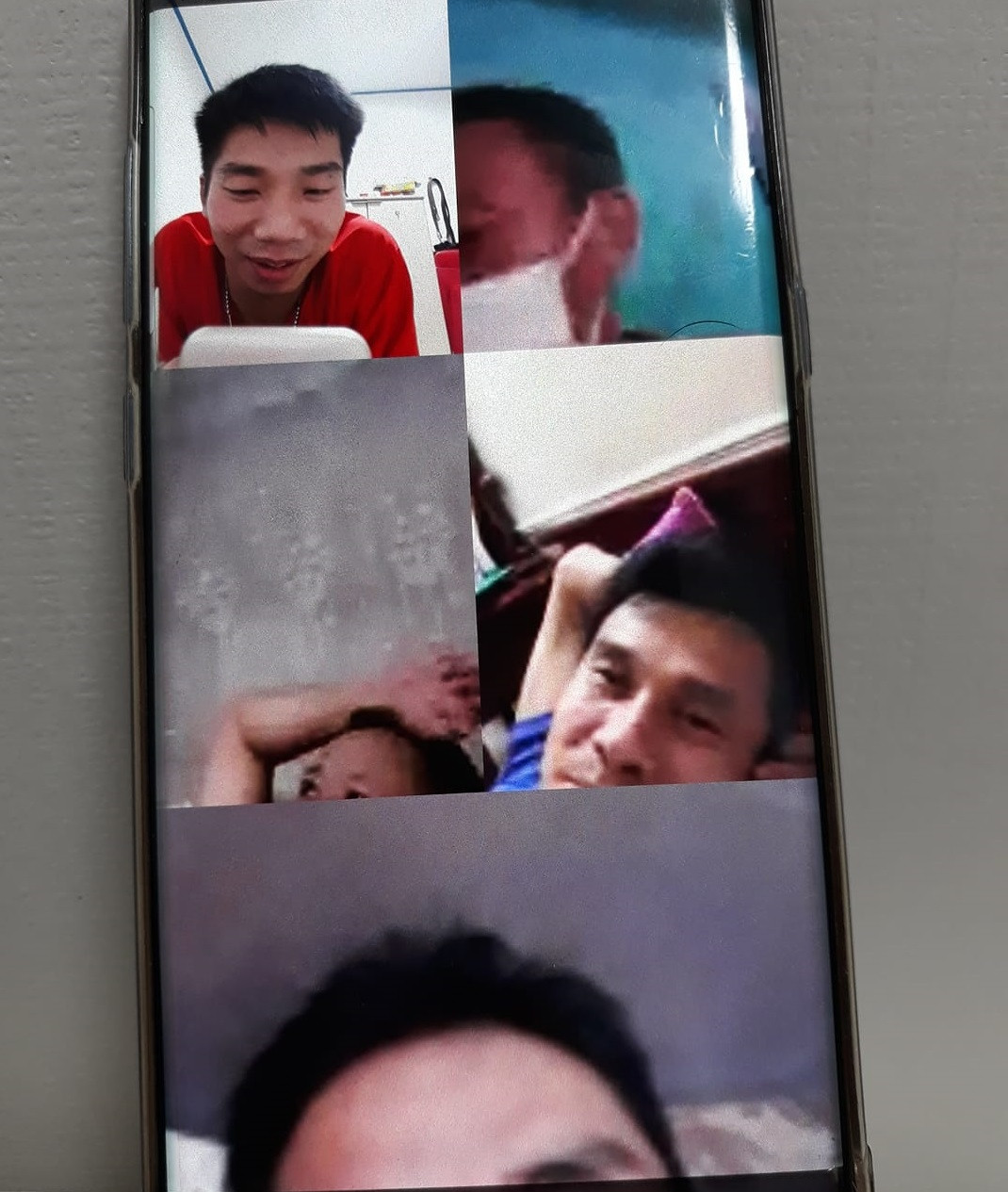 Lao động Việt Nam ở nước ngoài ăn Tết ra sao? ảnh 2