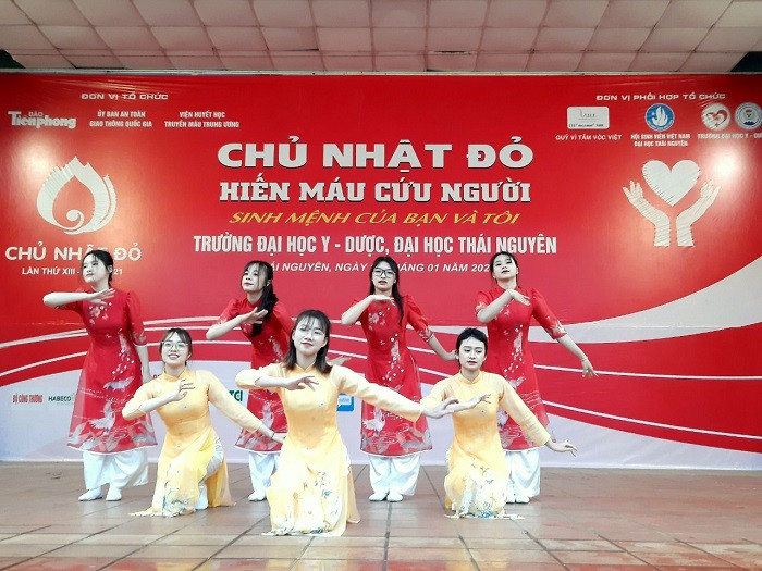 Sinh viên Đại học Y dược Thái Nguyên: Giọt máu cho đi là giọt máu còn mãi ảnh 4