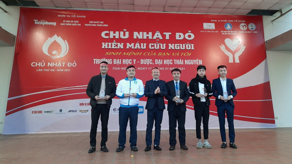 Sinh viên Đại học Y dược Thái Nguyên: Giọt máu cho đi là giọt máu còn mãi ảnh 11
